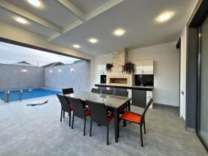 Bakı, həyət evi 4 otaqlı, satılır, 170 m² , 4.5 sot , Xəzər rayonu, Mərdəkan
