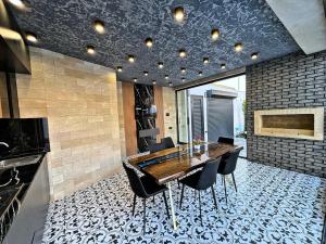 Bakı, bağ/həyət evi 5 otaqlı, satılır, 200 m² , 5 sot , Xəzər rayonu, Mərdəkan