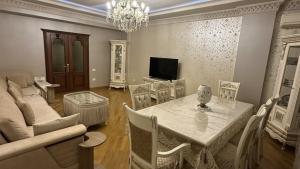Bakı, yeni tikili 2 otaqlı, satılır, 100 m²  , Səbail rayonu, Badamdar qəs.