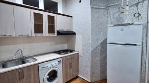 Bakı, yeni tikili 2 otaqlı, kirayə, 60 m²  , Binəqədi rayonu, 8-ci mikrorayon