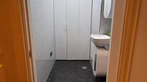 Bakı, yeni tikili 3 otaqlı, satılır, 165 m²  , Nəsimi rayonu, Kubinka