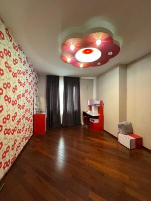 Bakı, yeni tikili 4 otaqlı, satılır, 180 m²  , Xətai rayonu