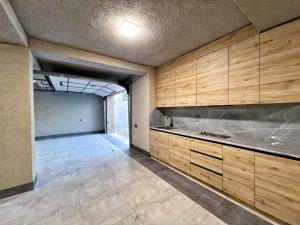 Bakı, həyət evi 4 otaqlı, satılır, 300 m² , 9 sot , Xəzər rayonu, Mərdəkan