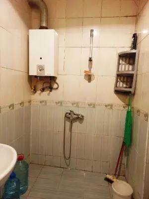 Bakı, köhnə tikili 5 otaqlı, satılır, 135 m²  , Binəqədi rayonu, 8-ci mikrorayon