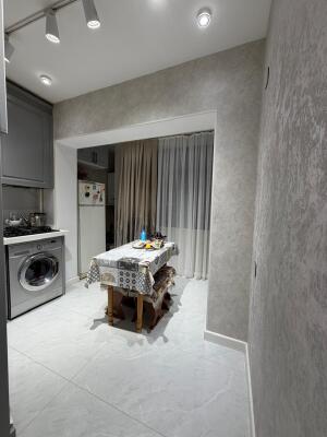 Bakı, köhnə tikili 4 otaqlı, satılır, 100 m²  , Yasamal rayonu, Yeni Yasamal qəs.