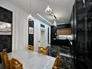 Bakı, bağ/həyət evi 4 otaqlı, satılır, 220 m² , 2.5 sot , Xəzər rayonu, Şüvəlan