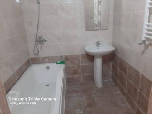 Bakı, yeni tikili 3 otaqlı, kirayə, 110 m²  , Binəqədi rayonu, Xocəsən qəs.