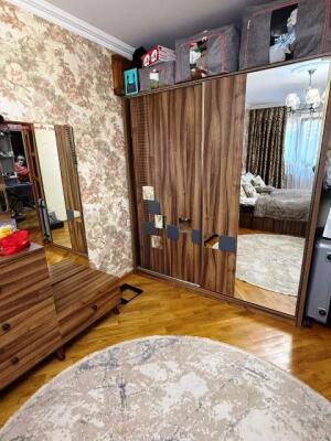 Bakı, köhnə tikili 4 otaqlı, satılır, 70 m²  , Nizami rayonu