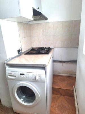 Bakı, köhnə tikili 2 otaqlı, satılır, 45 m²  , Yasamal rayonu, Yeni Yasamal qəs.