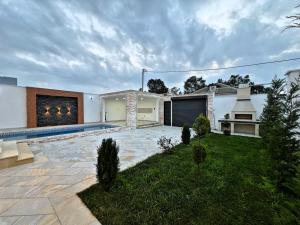 Bakı, bağ/həyət evi 4 otaqlı, satılır, 150 m² , 3.5 sot , Xəzər rayonu, Şüvəlan