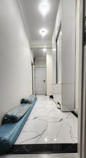 Bakı, köhnə tikili 3 otaqlı, satılır, 65 m²  , Binəqədi rayonu, 8-ci mikrorayon