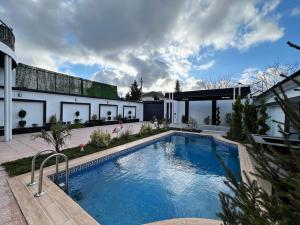 Bakı, həyət evi 5 otaqlı, satılır, 200 m² , 4 sot , Xəzər rayonu, Şüvəlan