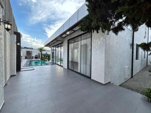 Bakı, həyət evi 5 otaqlı, satılır, 360 m² , 8 sot , Xəzər rayonu, Şüvəlan
