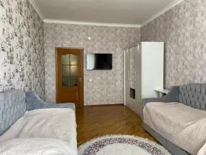 Bakı, yeni tikili 3 otaqlı, kirayə, 130 m²  , Yasamal rayonu