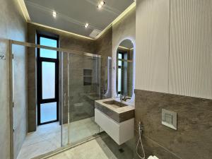 Bakı, həyət evi 5 otaqlı, satılır, 200 m² , 4 sot , Xəzər rayonu, Şüvəlan