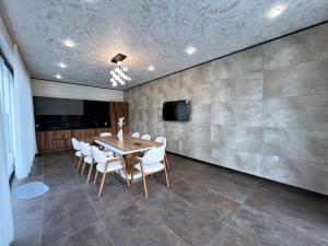 Bakı, həyət evi 5 otaqlı, satılır, 240 m² , 10 sot , Xəzər rayonu, Mərdəkan