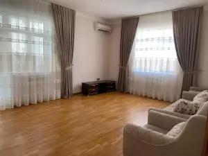 Bakı, yeni tikili 3 otaqlı, kirayə, 130 m²  , Yasamal rayonu